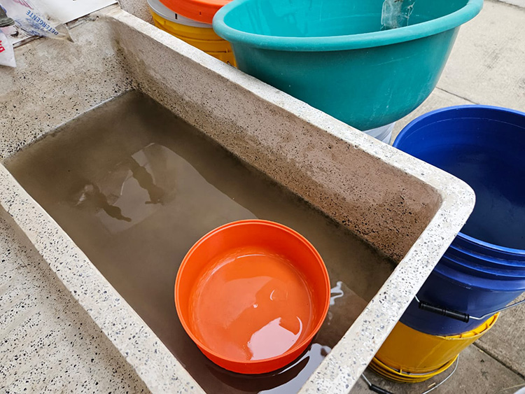 Agua turbia afecta a setenta colonias