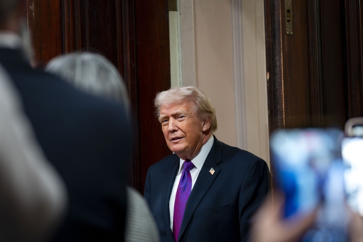 Trump quiere participar en el nombramiento del nuevo líder iraní, como 