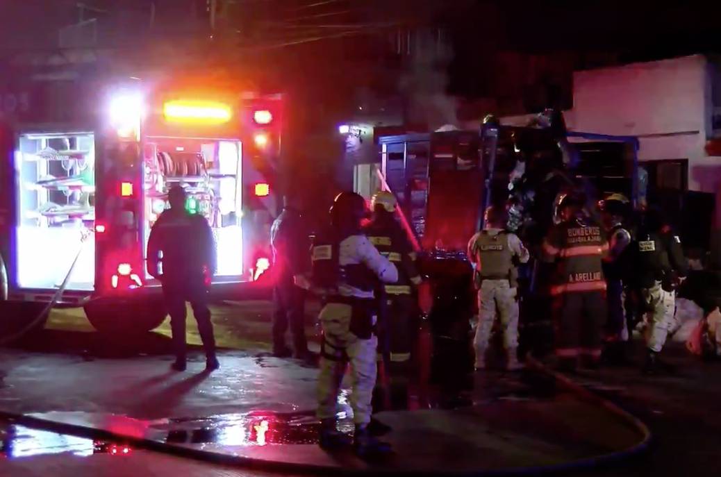 Incendian vehículos en la Zona Metropolitana