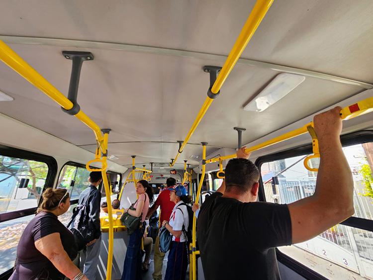 Frente exige mantener tarifa en 9.50 y exigen salida de Monraz