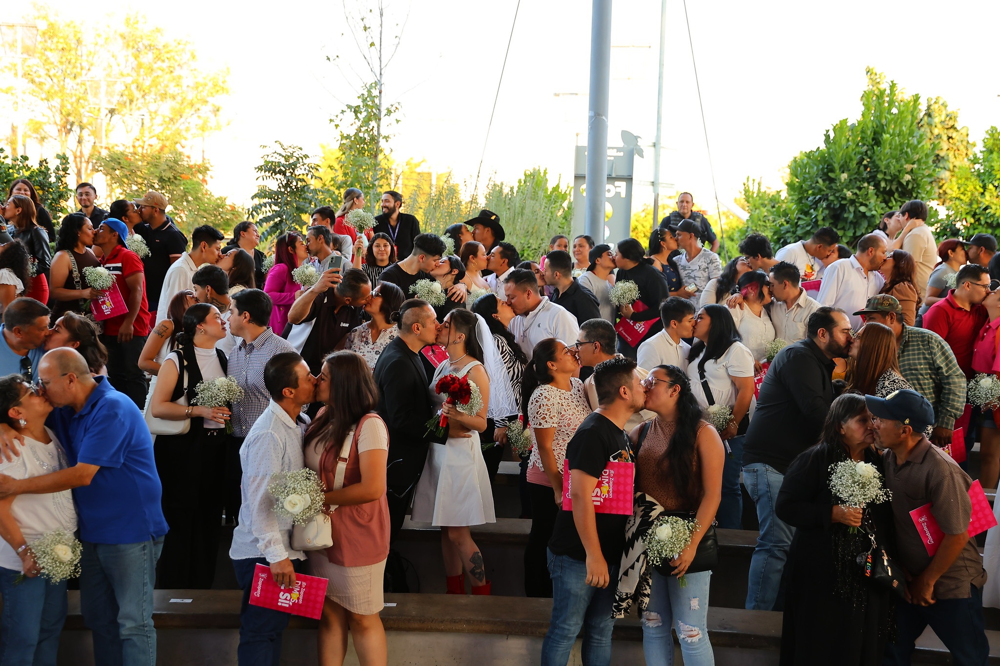 Formalizan unión civil 70 parejas en Zapopan