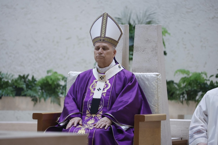 Papa León XIV pide detener los bombardeos en Oriente Medio