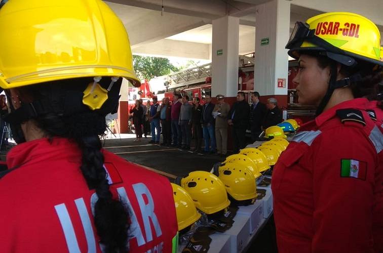 Aprueba UdeG acceso directo a hijos de bomberos y policías caídos