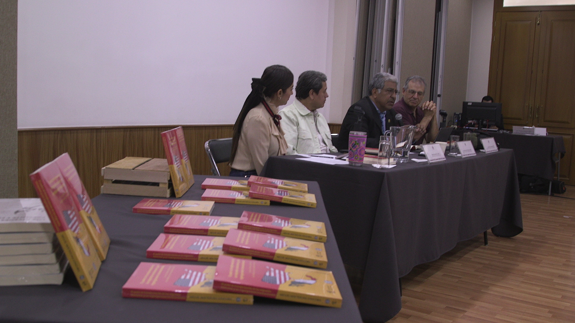 Llaman académicos a reconocer derechos de migrantes más allá de las remesas