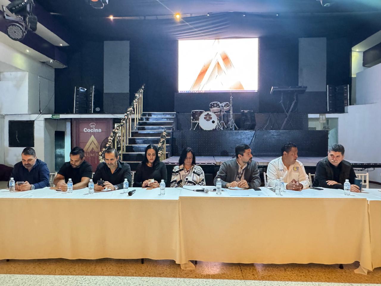 Exigen transparencia a sindicato del Congreso