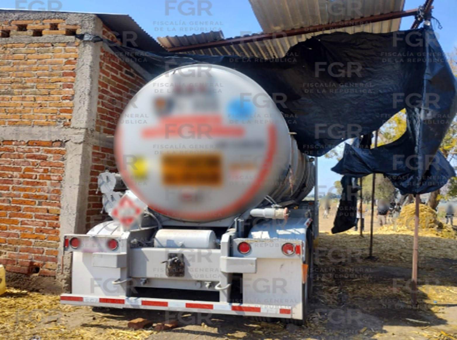 FGR localiza tomas clandestinas y asegura gasolina robada