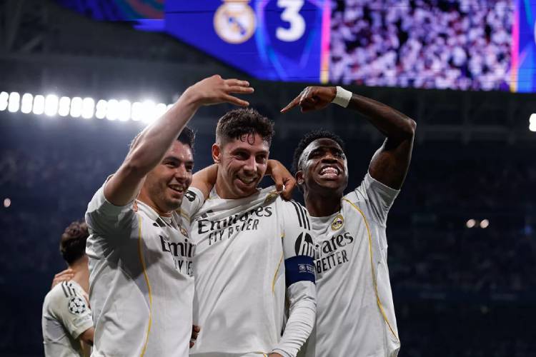 Valverde firma ‘hat-trick’ y Real Madrid toma ventaja ante Manchester City en Champions