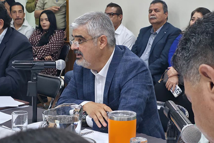 Director acepta déficit y retrasos en el Siapa