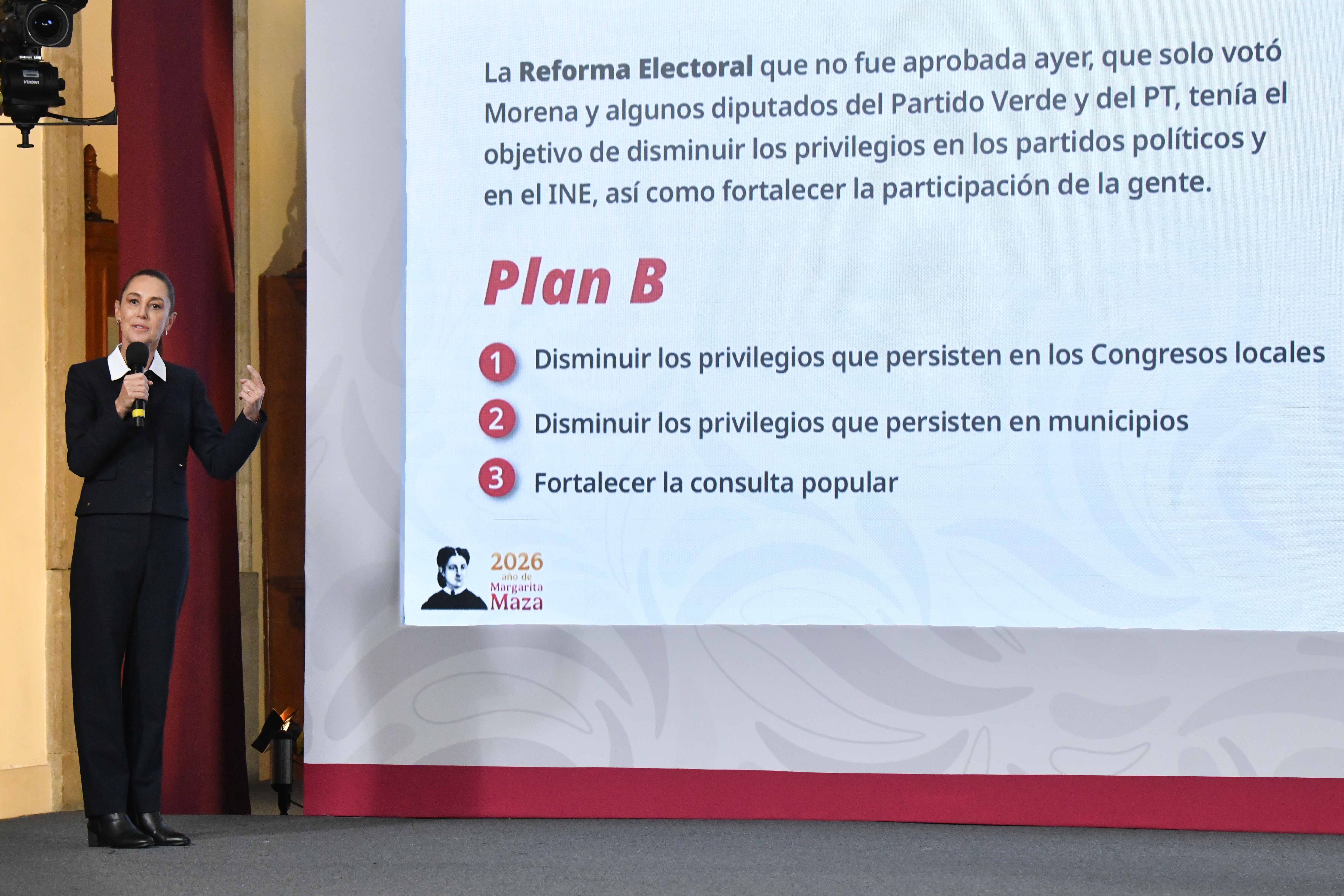 Presentan Plan B a reforma electoral en la mañanera