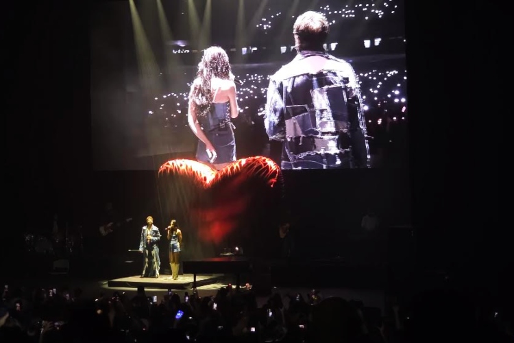 Spalla y Esteman encienden el Auditorio Telmex con una noche de 'Amorío'