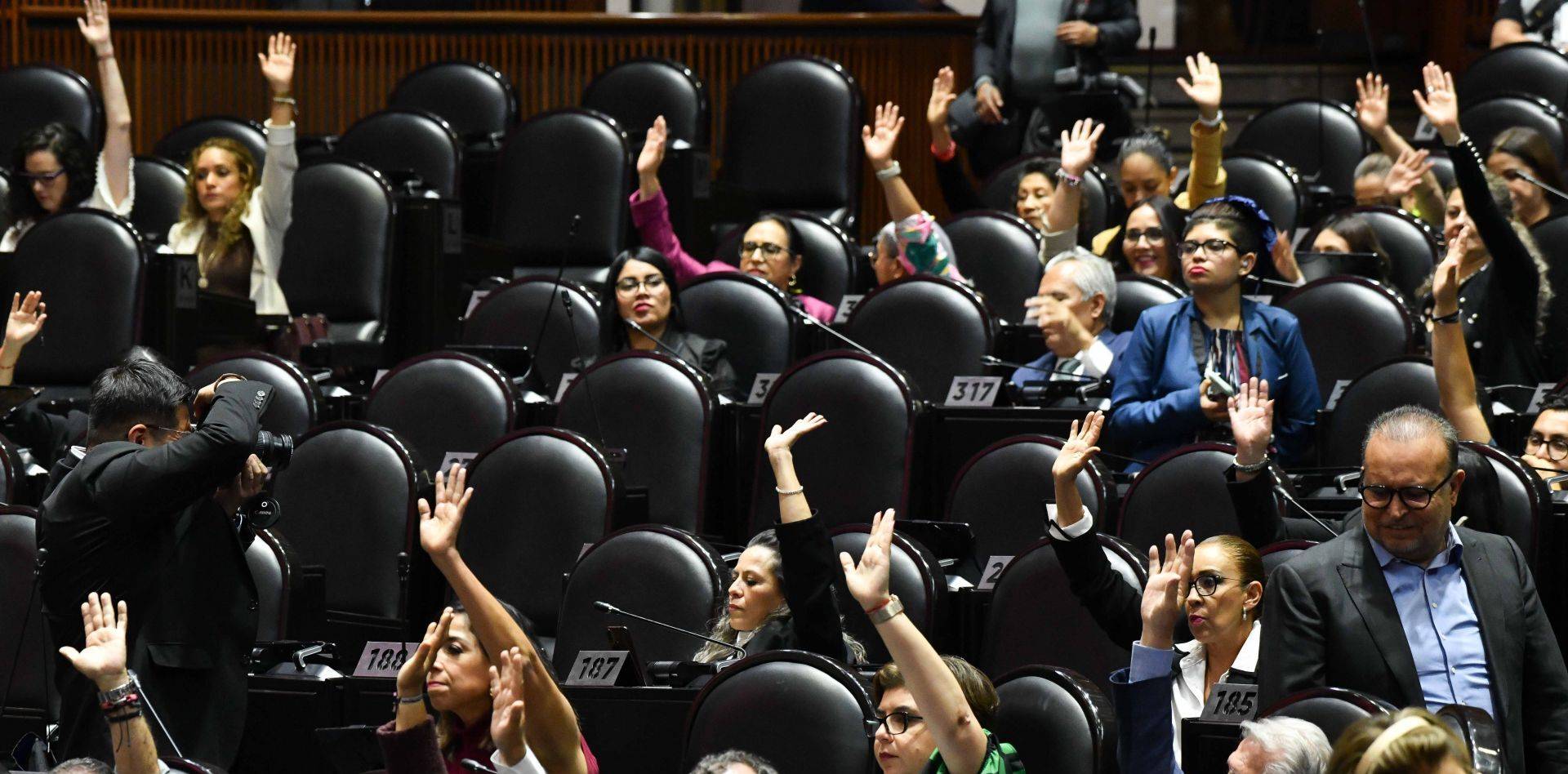 Morena con su plan B busca incidir en el federalismo  