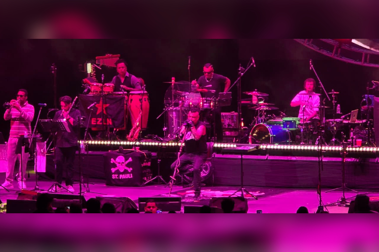 Panteón Rococó celebra tres décadas de resistencia y vida en un Auditorio Telmex vibrante