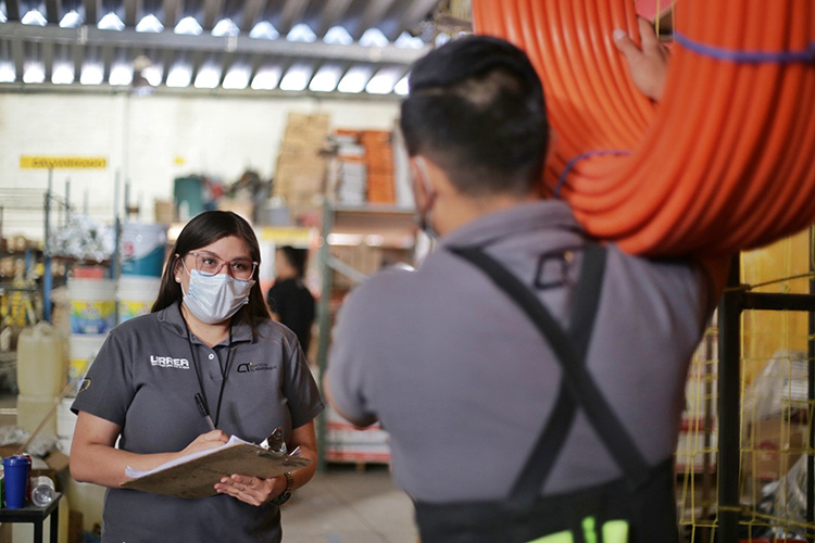 Solo 3 de cada 10 trabajadores de Mipyme en Guadalajara tienen seguridad social