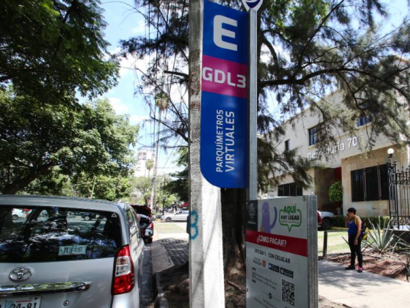 Hay intereses políticos en el nuevo servicio de parquímetros: Morena 