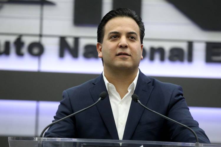 Exdirigente del PAN denuncia que reforma electoral busca fortalecer al partido en el poder