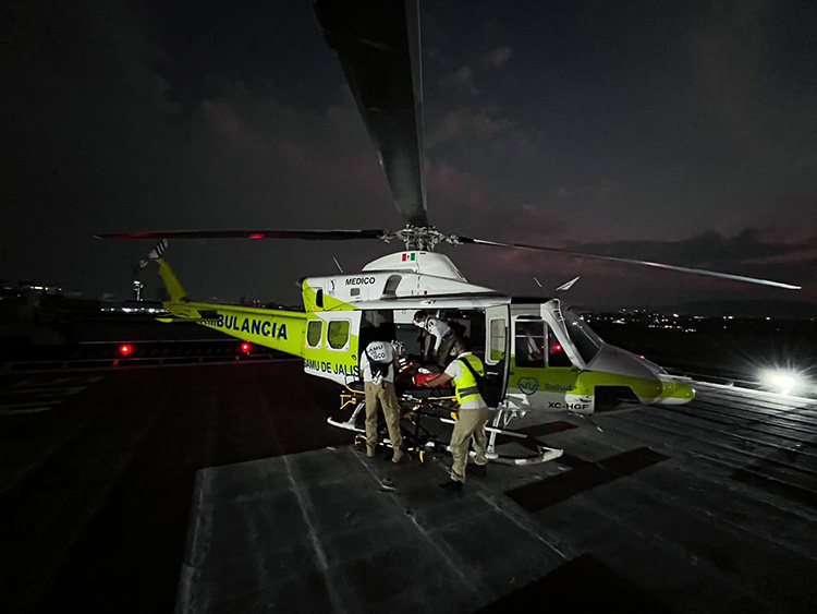 Trasladan a bebé grave de Vallarta a Guadalajara