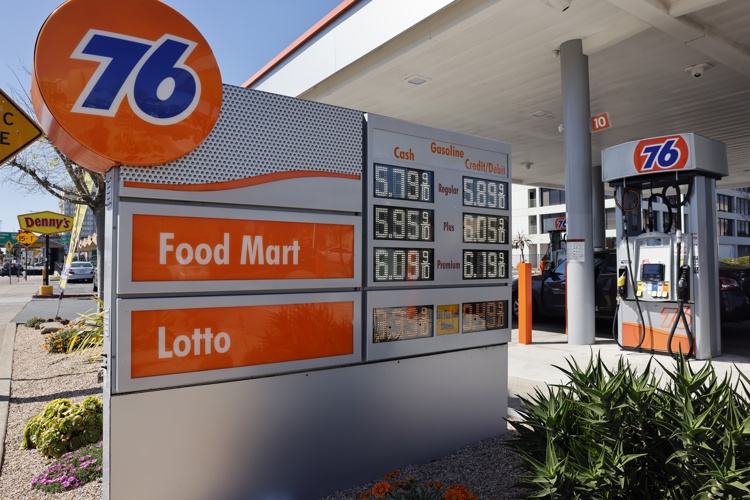 La gasolina en Estados Unidos alcanza los 3,88 dólares por galón