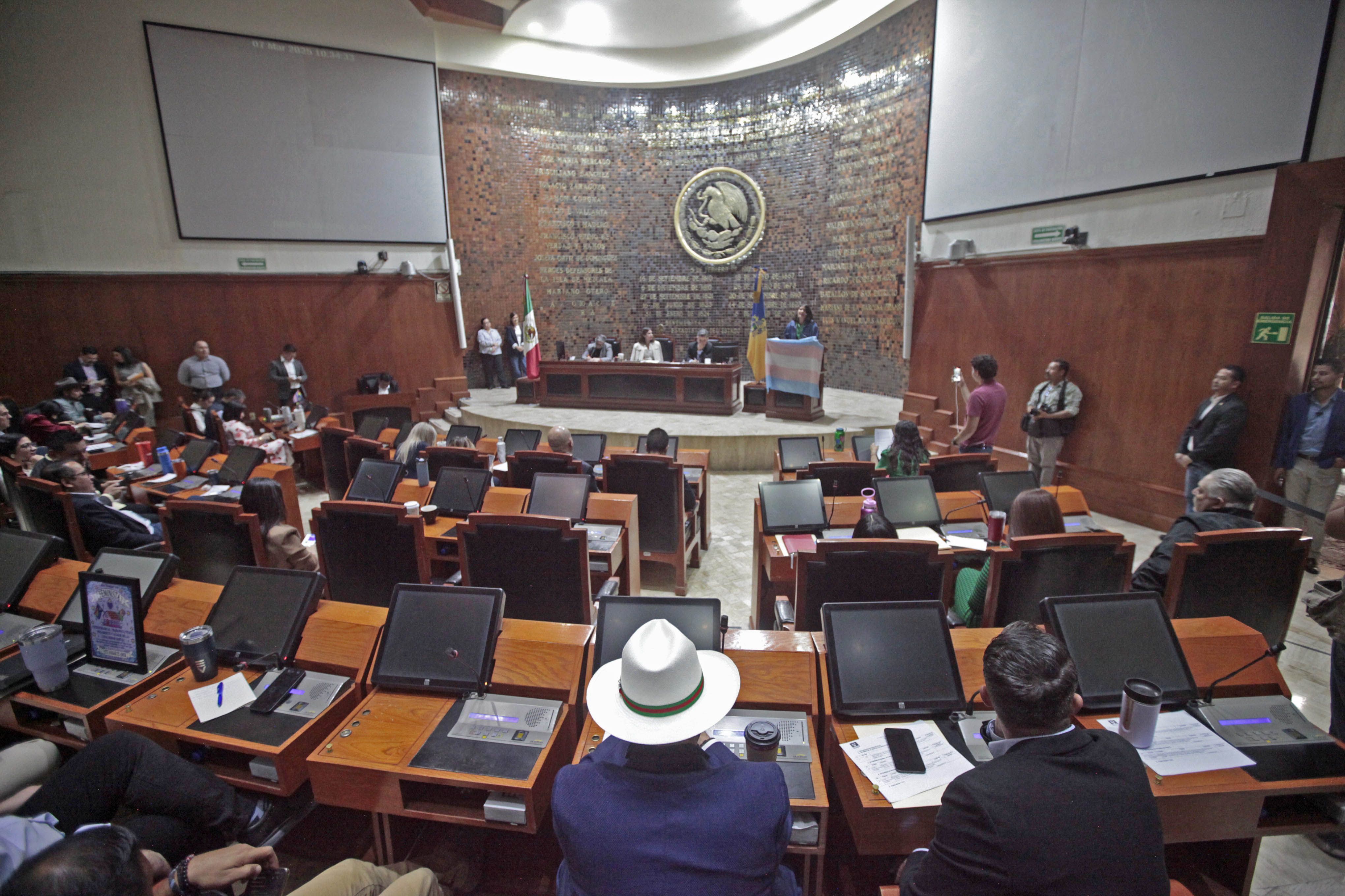 Sancionarían a diputados por incumplir fallo de la SCJN en infancias trans