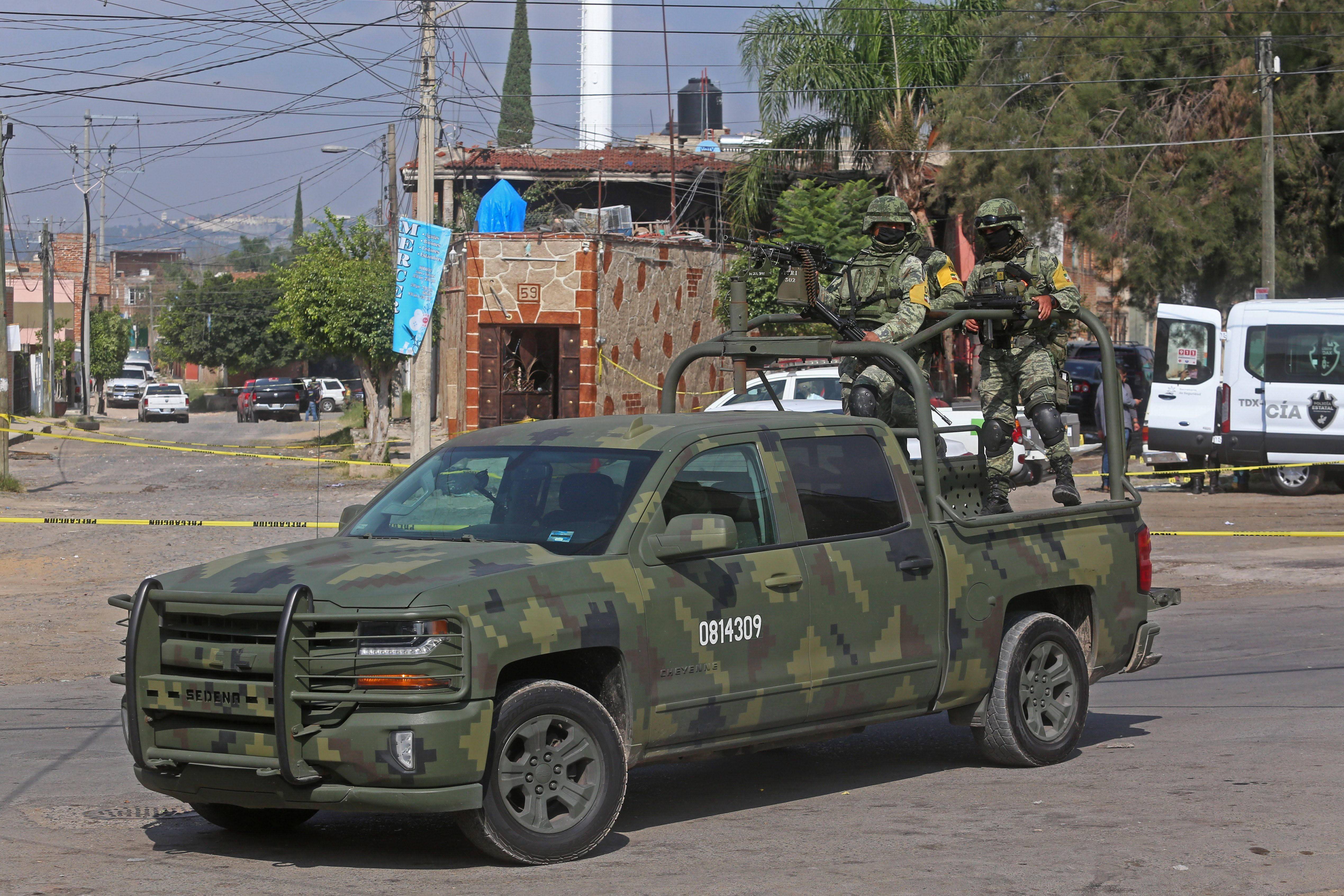 FGR investiga aseguramiento de huachicol en Tlajomulco