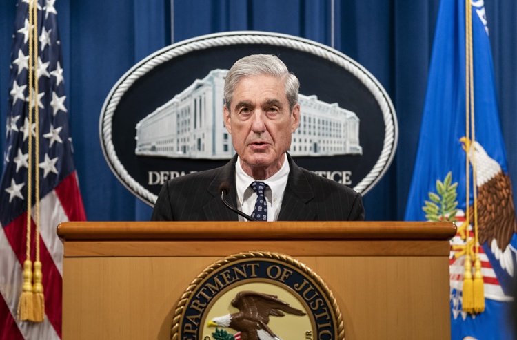 Muere Robert Mueller, exdirector del FBI que investigó a Trump por la trama rusa