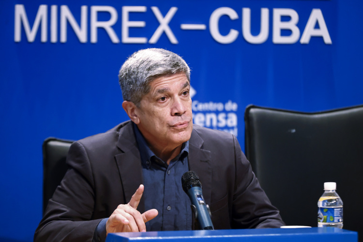 Cuba afirma que sus fuerzas armadas se preparan para una posible agresión militar de Estados Unidos