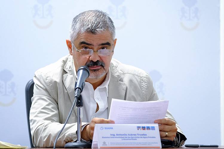 Tras presión social, destituyen a director del Siapa