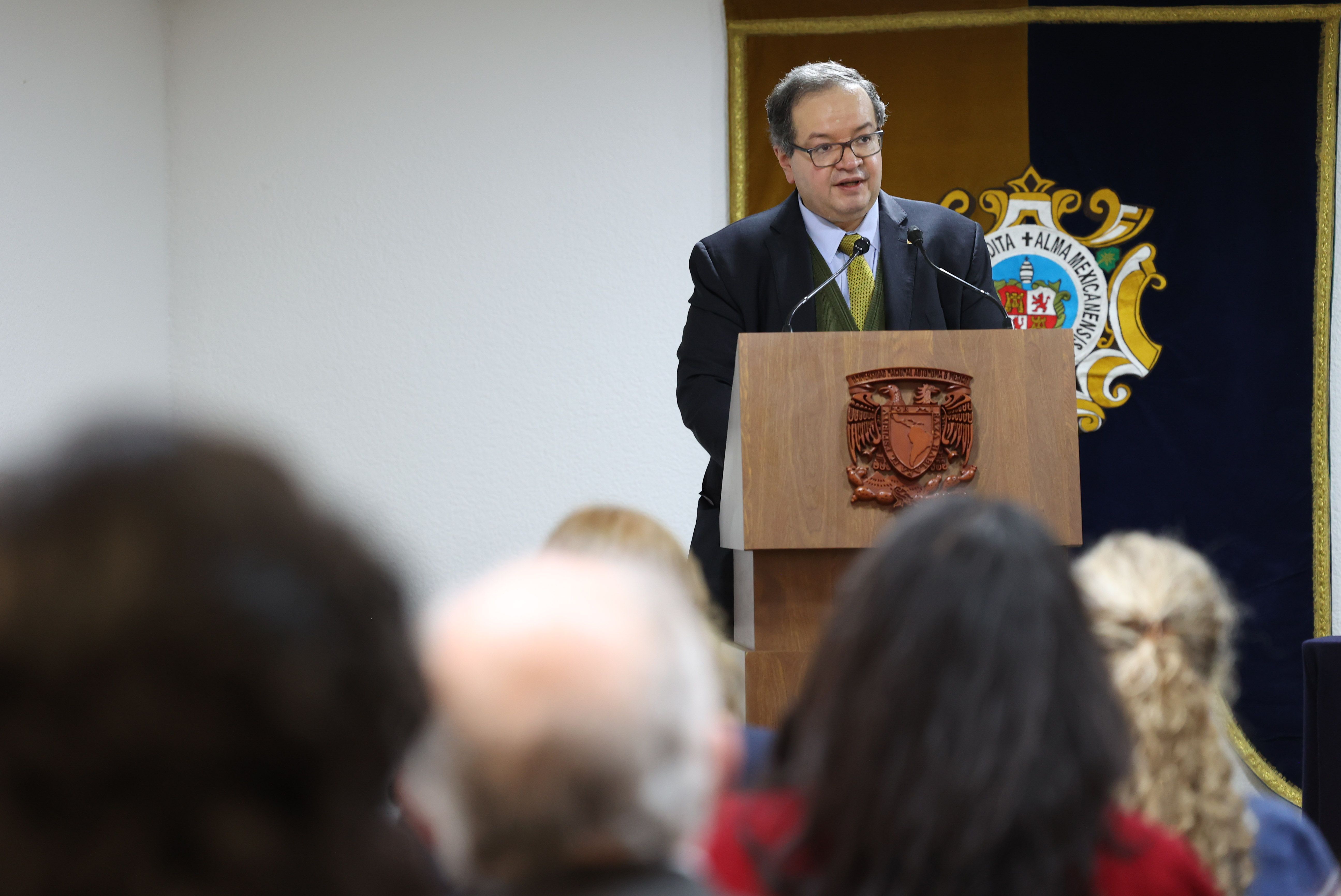 UNAM enfrenta retos en inteligencia artificial y salud mental