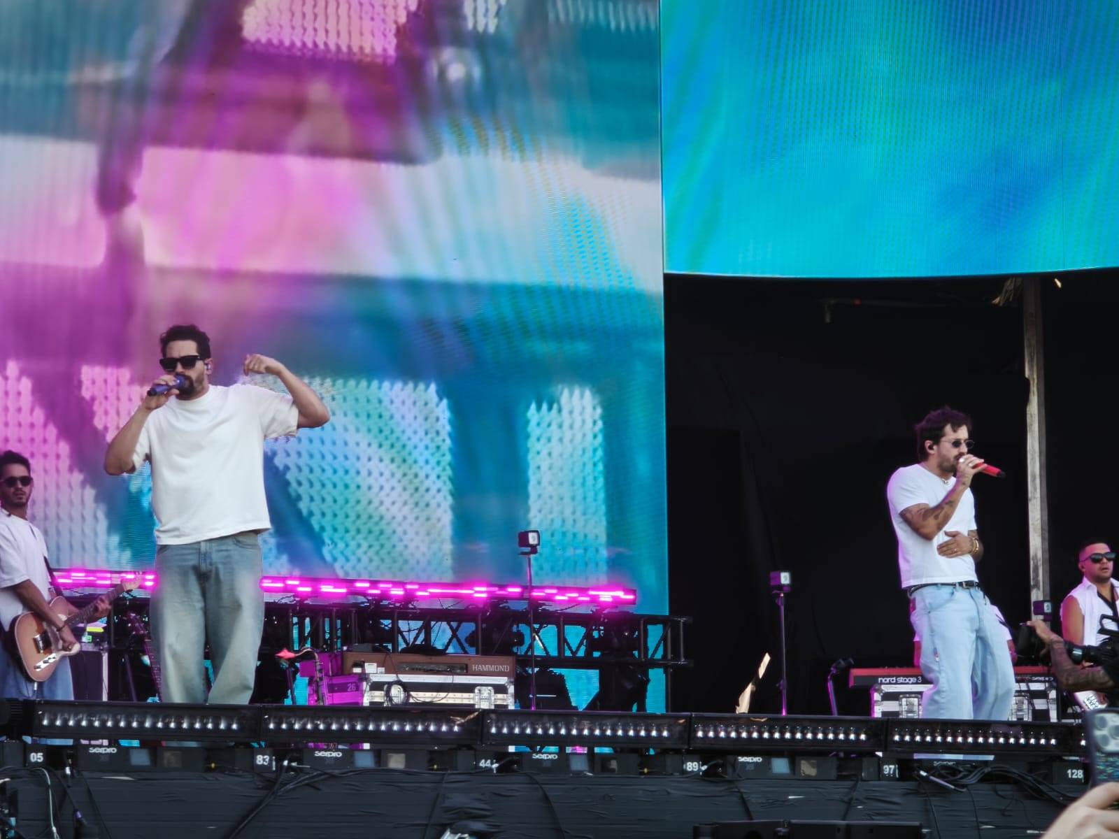 Mau y Ricky hacen olvidar el calor en Monterrey