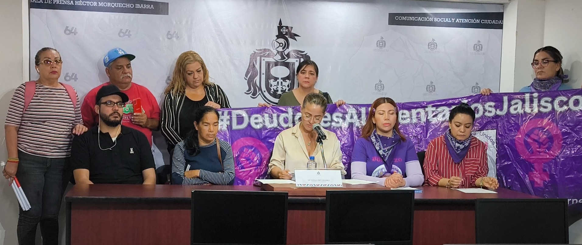 Madres autónomas acusan abandono, diputados cancelan sesión