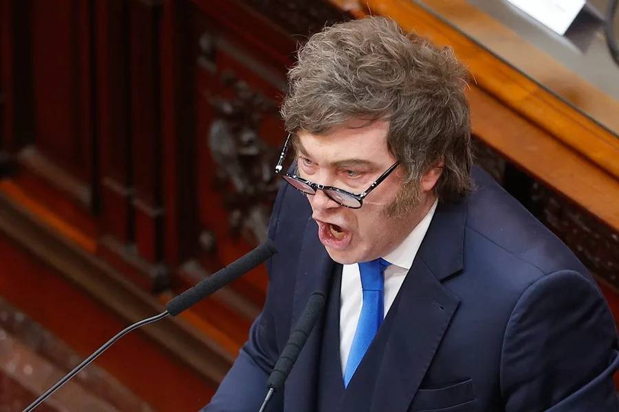 Sheinbaum evade opinar sobre designación del CJNG como organización terrorista en Argentina