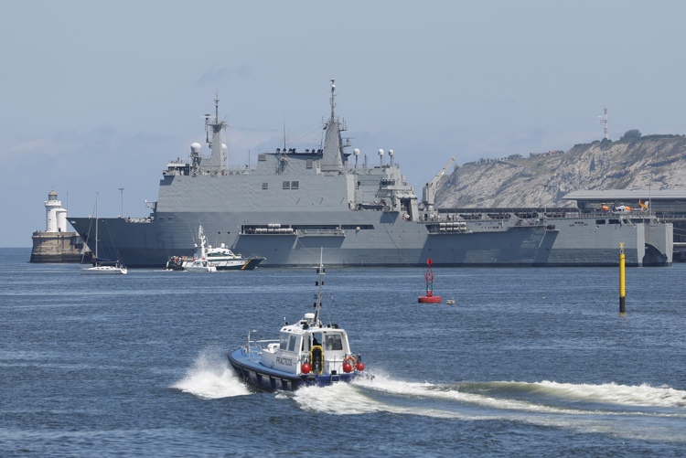 Estados Unidos despliega buque USS Tripoli con 3 mil 500 marinos