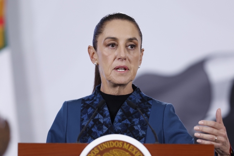 Sheinbaum defiende el nombre de Golfo de México ante insistencia de Trump