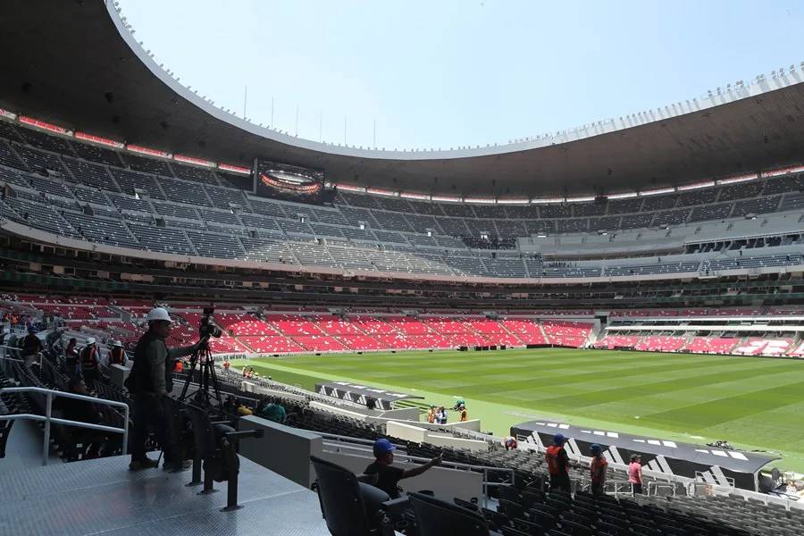 Un hombre muere al caer en la zona de palcos en la reapertura del Estadio Azteca