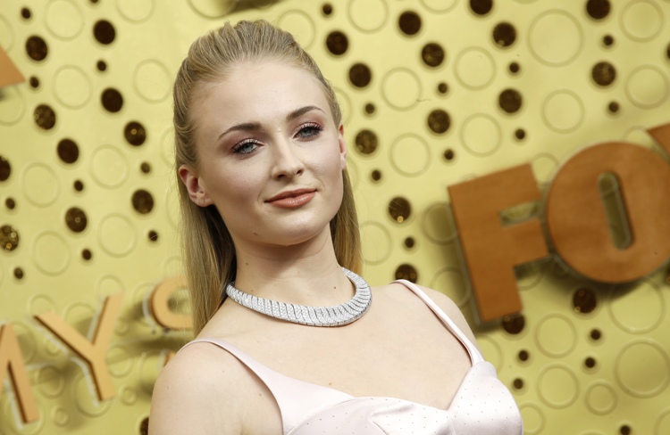 Lesión de Sophie Turner para nuevo rodaje de ‘Tomb Raider’