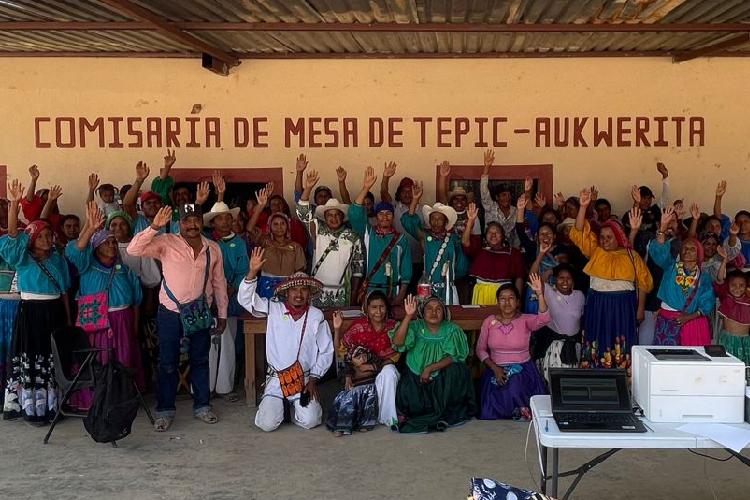 Convocan a mesa de diálogo en Bolaños tras derribo de símbolo wixárika