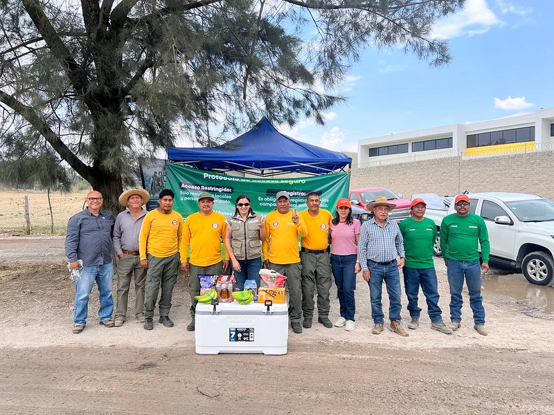 Brigadas comunitarias apoyan combate a incendios en Tlajomulco