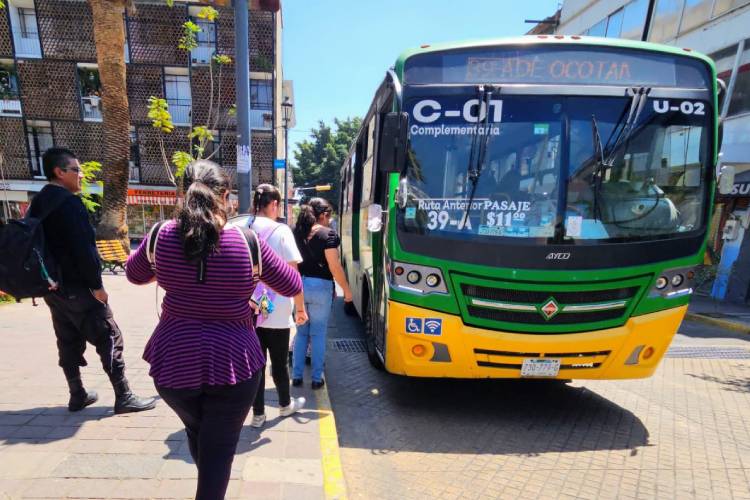 Sube a 11 pesos tarifa del transporte; usuarios se quejan del servicio