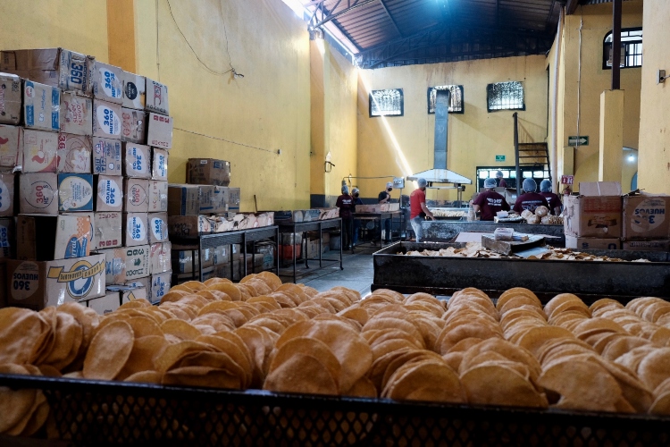 Reparten 6.6 mdp a empresas afectadas en disturbios del 22 de febrero