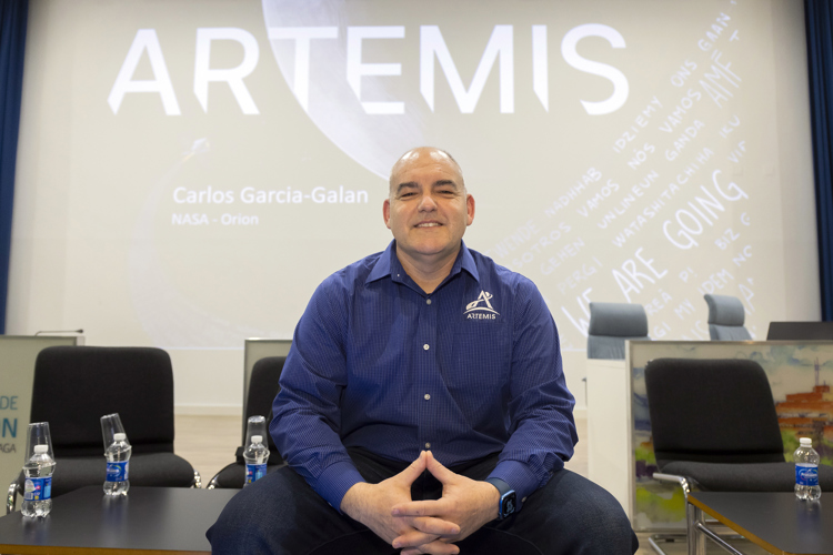 García-Galán: más allá de ir a la Luna, hay retos con su cara oscura y el escudo térmico