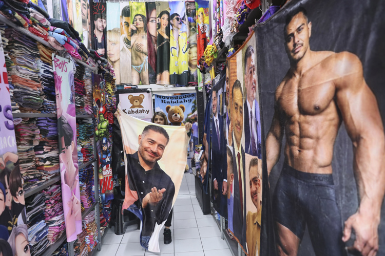 García Harfuch, el secretario de Seguridad de México, se convierte en fenómeno pop