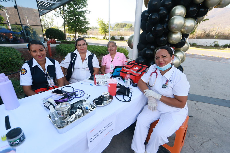 Se gradúan 223 personas en talleres de la Red de Bases en Tlajomulco