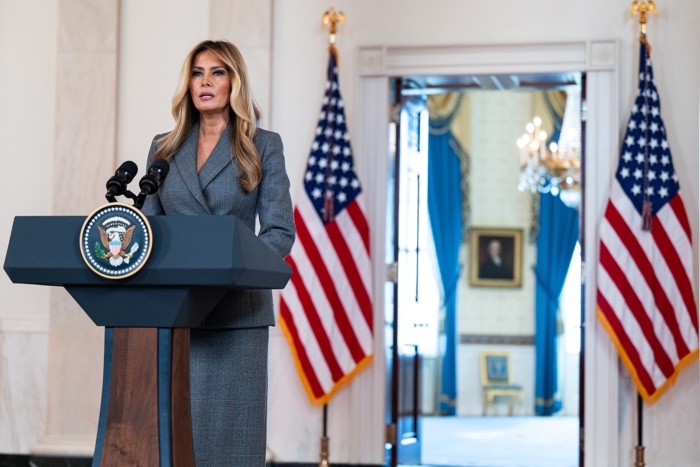 Melania Trump niega haber tenido una relación cercana Jeffrey Epstein