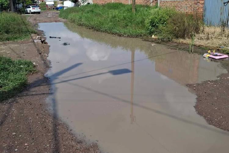 Revisan descargas irregulares en cauce