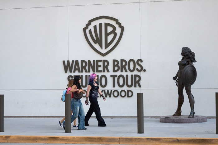 Figuras de Hollywood rechazan fusión entre Warner Bros. Discovery y Paramount Skydance