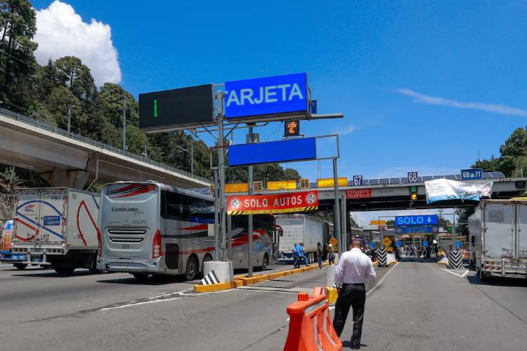 Sube el costo de las casetas en México