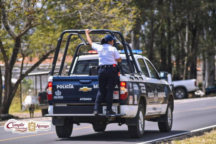 Mueren dos menores en incendio en Atengo