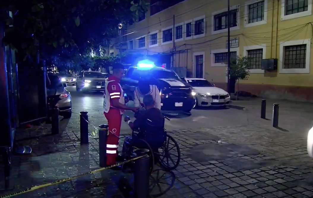Hombre en silla de ruedas es asaltado y agredido en GDL