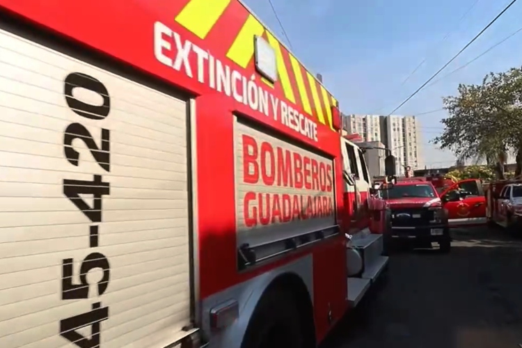 Incendio en vivienda de Oblatos deja un hombre muerto