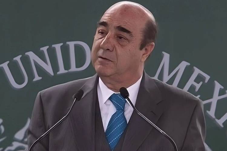 Hospitalizan a Jesús Murillo Karam tras sufrir derrame cerebral