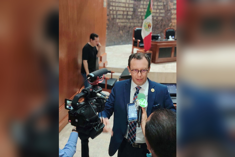 Se ‘echan la bolita’ por leyes de transparencia